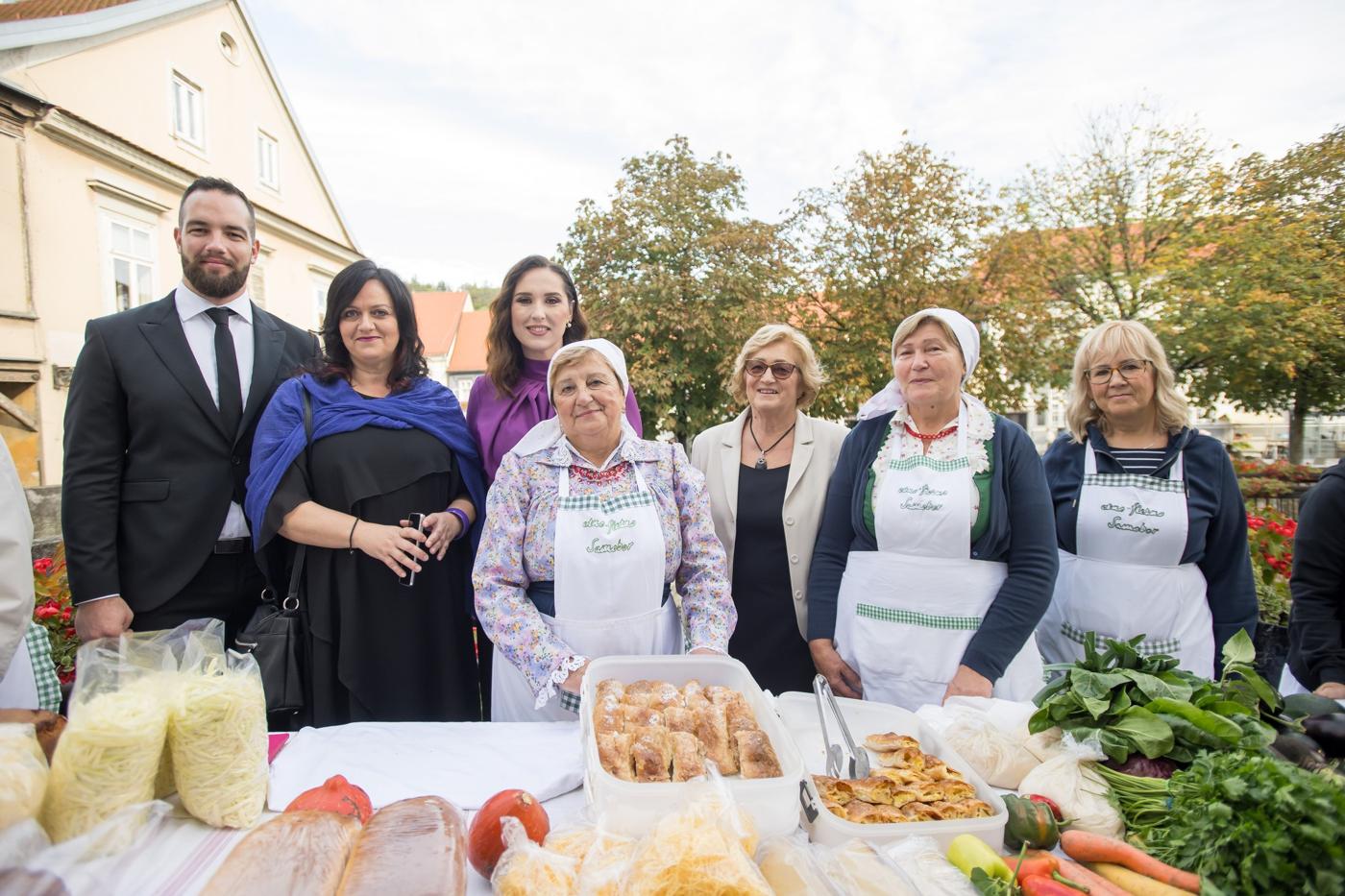 bogata_gastro_ponuda_na_proslavi_grada.jpeg
