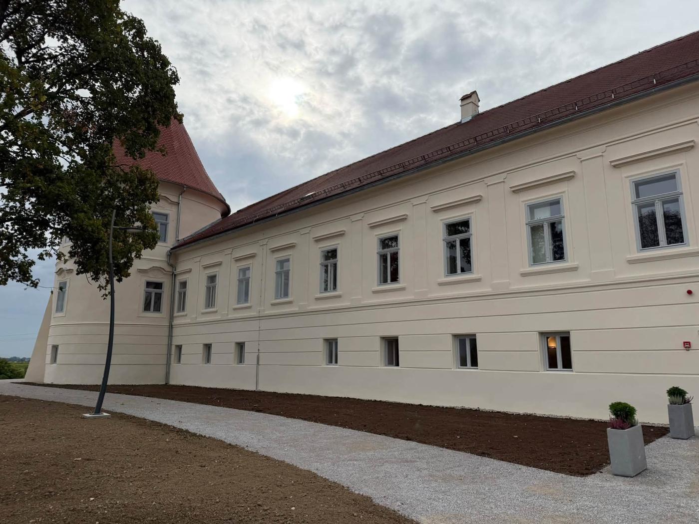 dvorac-kerestinec-2.jpeg
