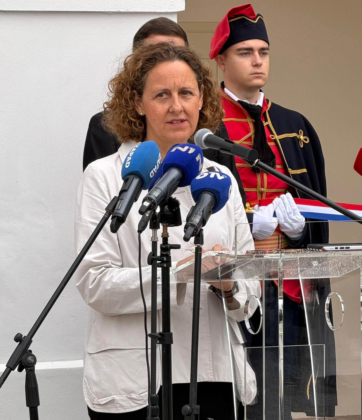 nina-obuljen-korzinek.jpeg